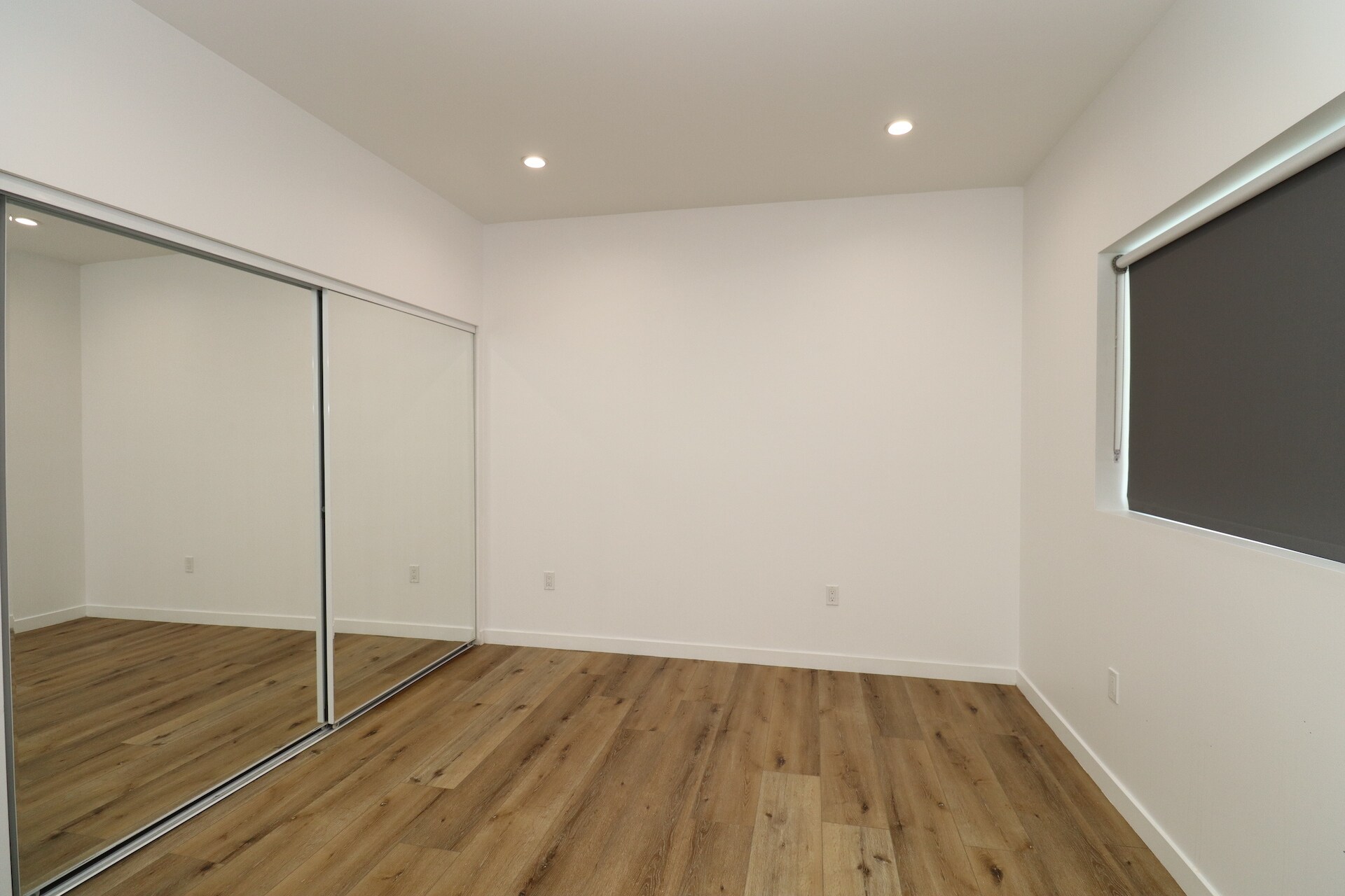 Building Photo - 1845 Vineyard Ave