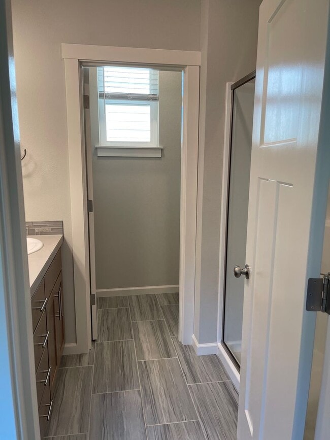 Building Photo - 2091 Legacy Hts Dr SE
