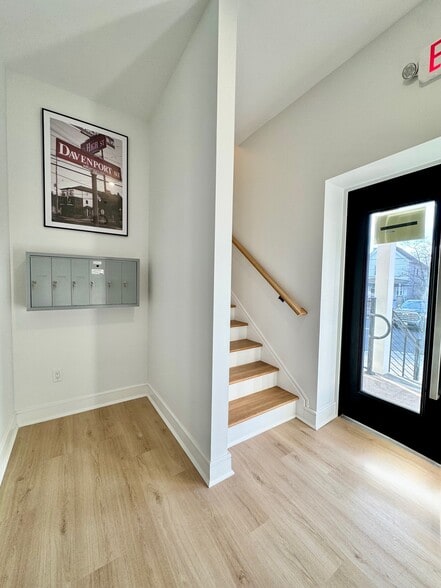 Building Photo - 85 W High St