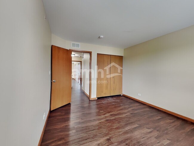 Building Photo - 211 Barrett Dr