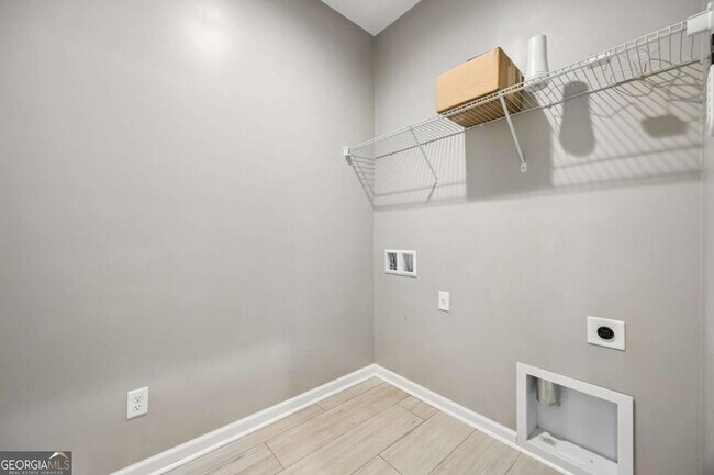 Building Photo - 326 Gary Cir
