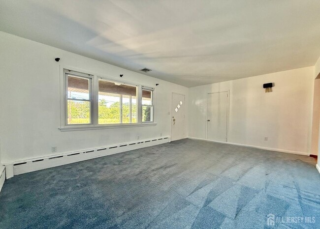 Building Photo - 452 Cranbury Rd