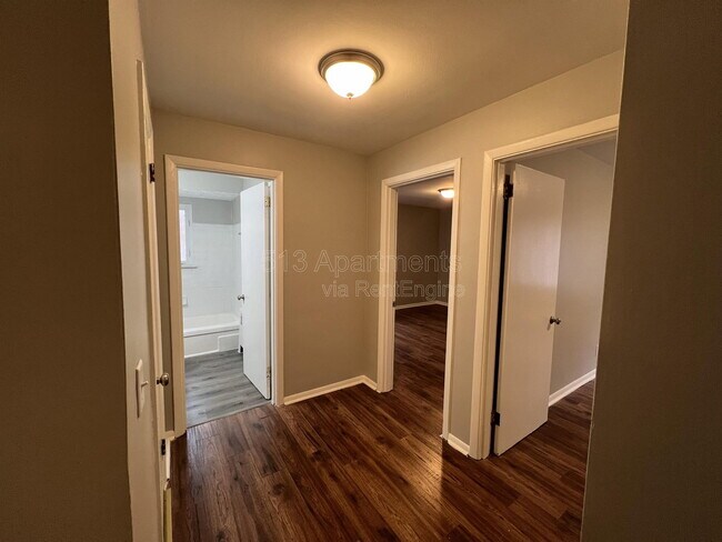 Building Photo - 4594 Hamilton Ave