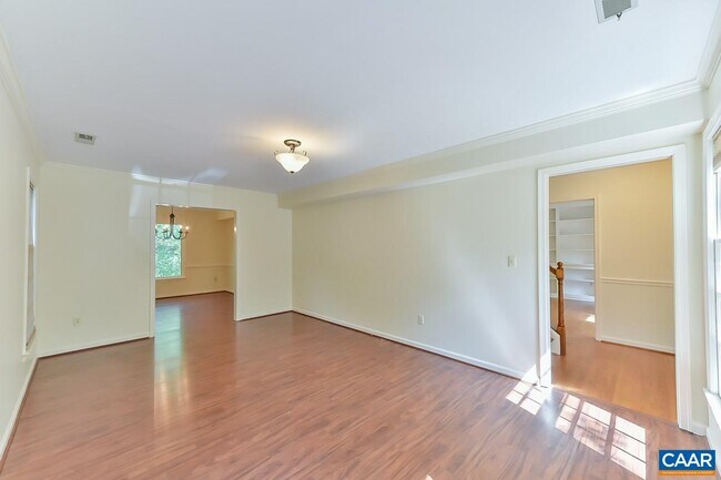 Building Photo - 1012 Wildmere Pl