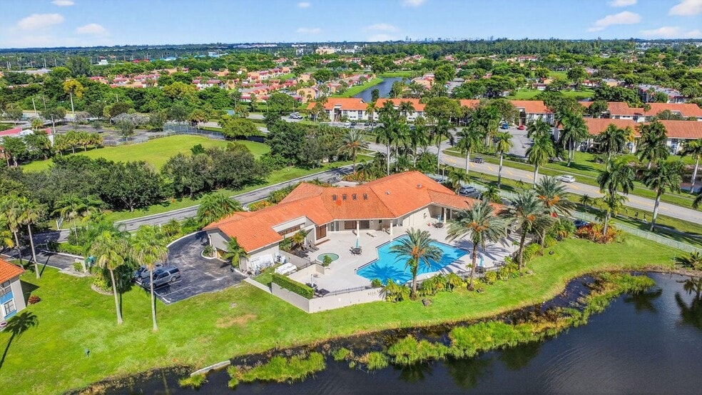 Building Photo - 1701 Balfour Point Dr