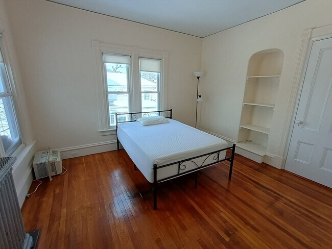 Building Photo - 292 Wilder St