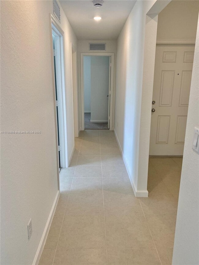 Building Photo - 5971 Pickering Dr