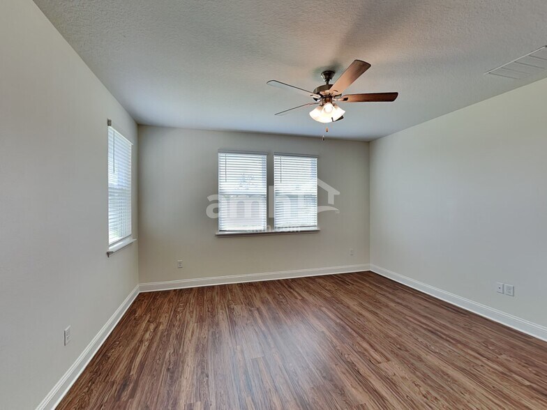 Building Photo - 151 Banyan Frst Dr