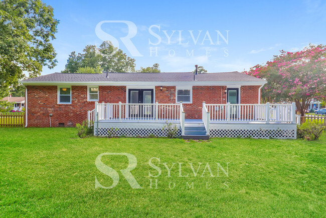 Building Photo - Beautiful 3BR all brick rancher!