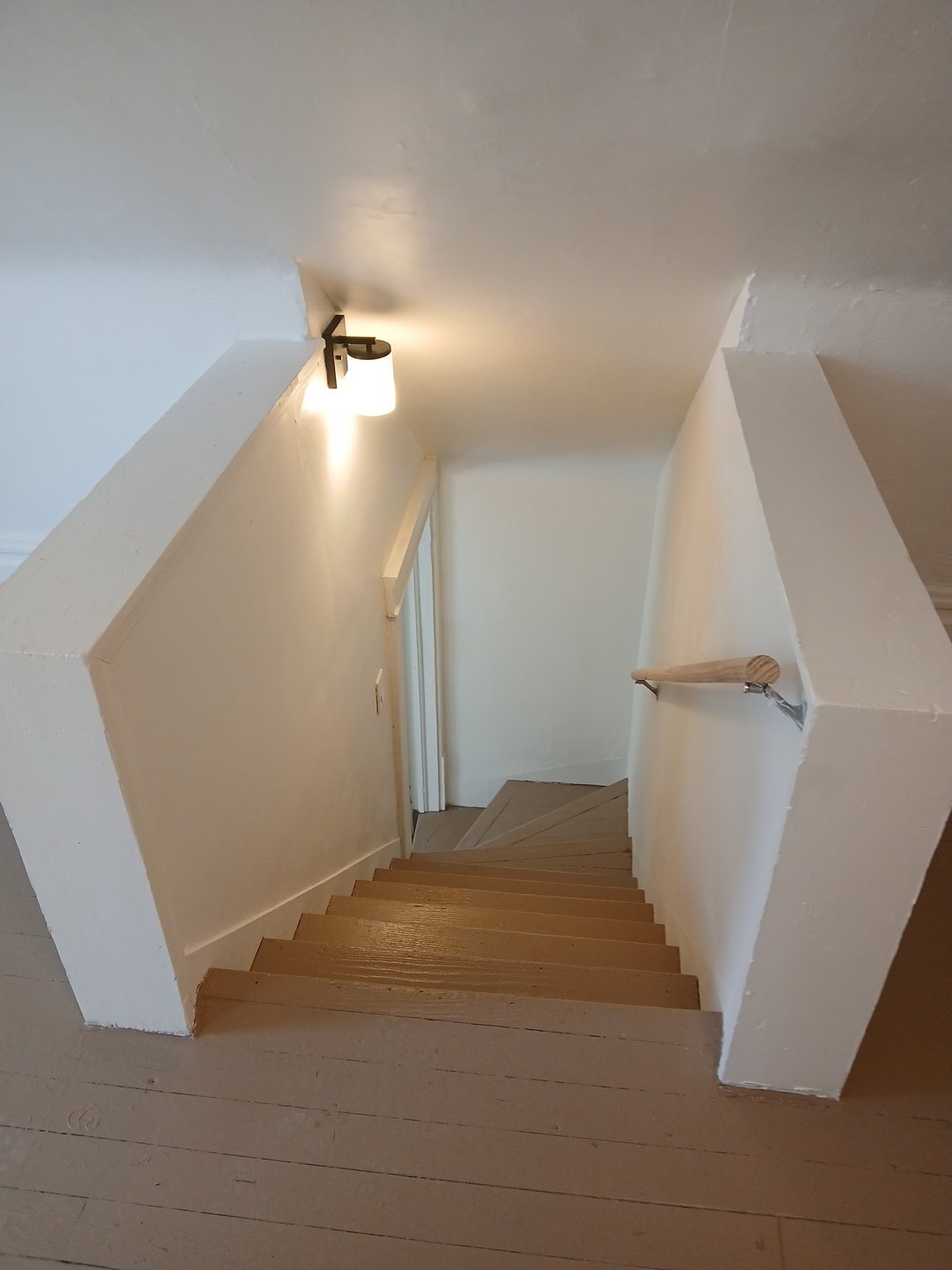 Building Photo - 106 Charles St