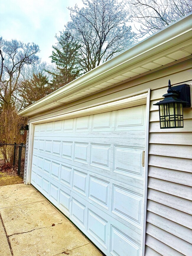 Building Photo - 24 Johnathan Rd