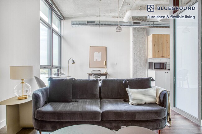 Building Photo - 1346 4th St SE