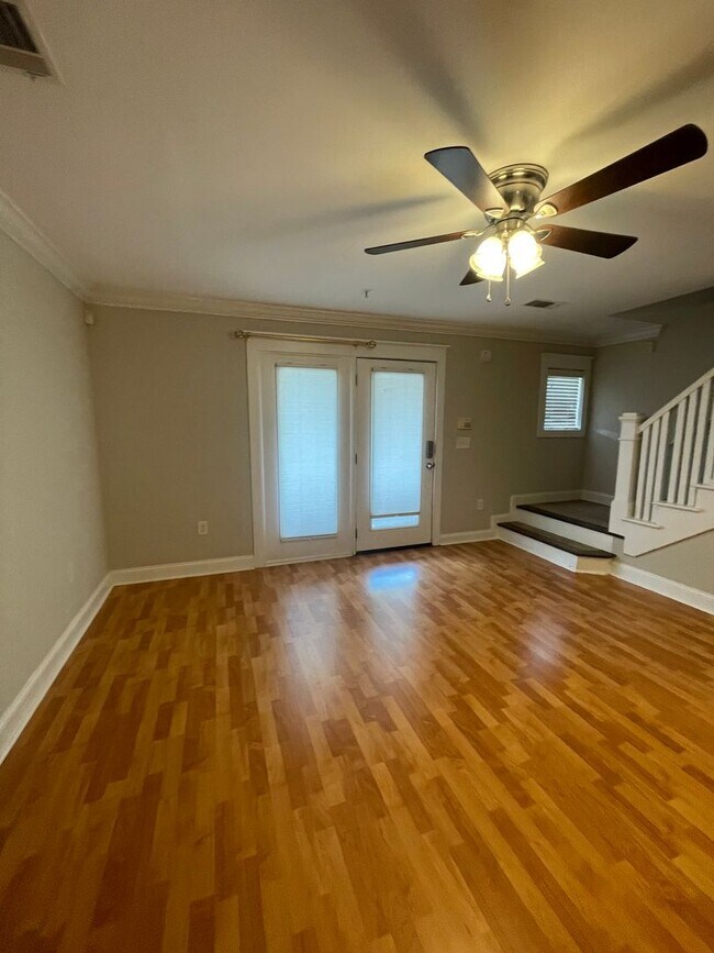 Building Photo - 07-211 Markey