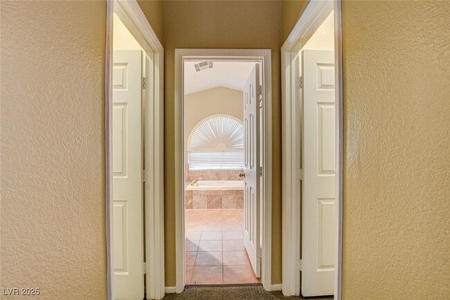 Building Photo - 8344 Snowmass Dr