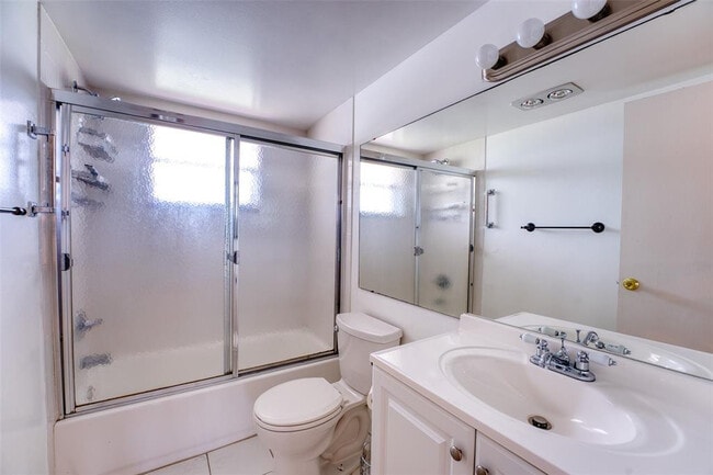 Building Photo - 4700 Washington St