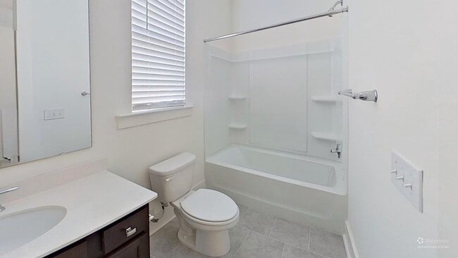 Building Photo - 4 bedroom / 3.5 bath home in Ravenel, SC