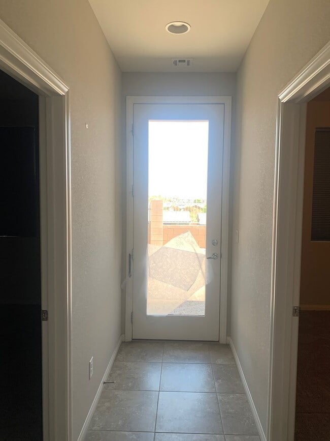 Building Photo - 2676 Chinaberry Hill St