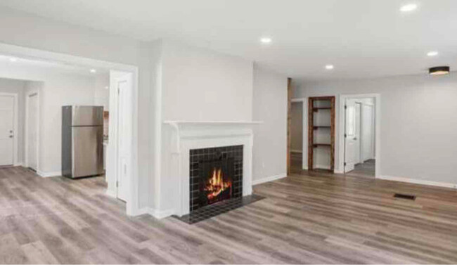 Building Photo - 1694 Kenmore St SW
