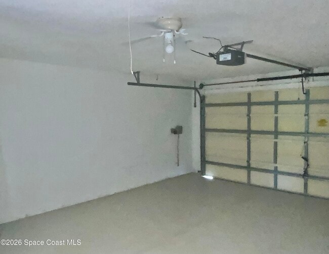 Building Photo - 2087 Deercroft Dr