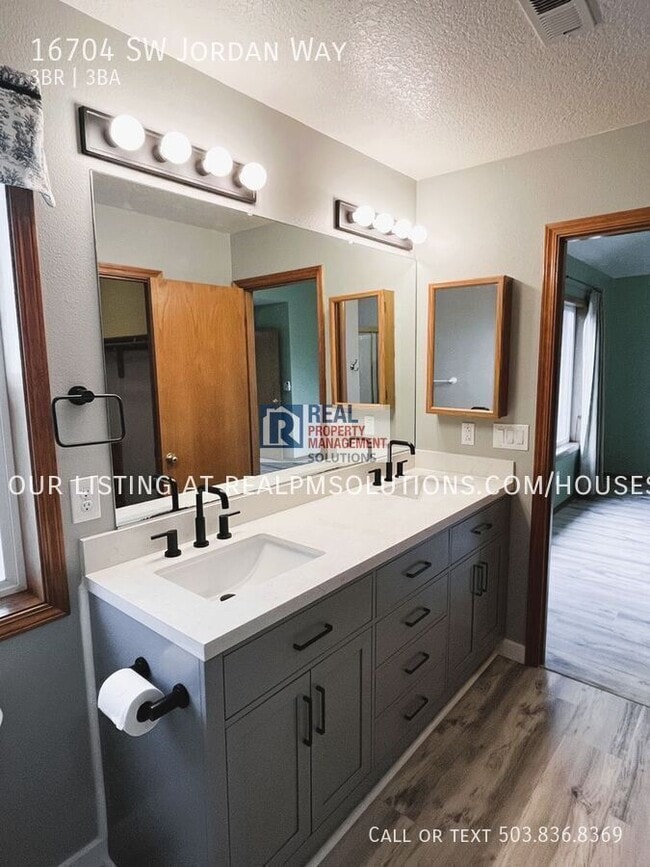 Building Photo - 16704 SW Jordan Way