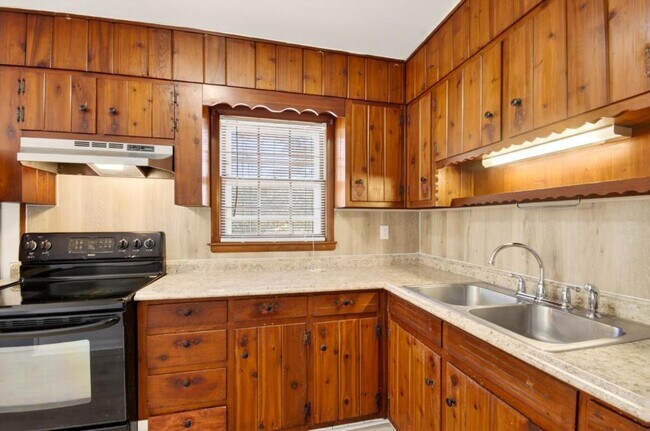 Building Photo - 4225 Cottage Ln