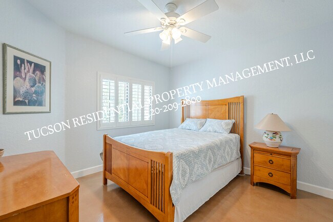 Building Photo - 4950 N Valle Rd