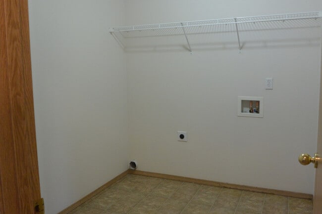Building Photo - 6307 NE 59th Ct