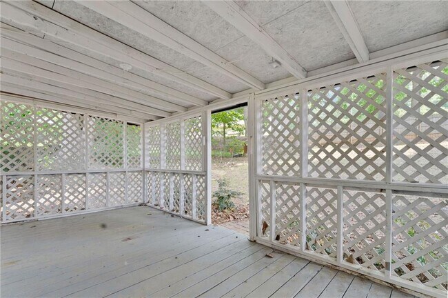 Building Photo - 119 McBee St