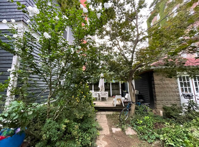 Full deck shared by unit 1 and unit 2 - 428 E 18th St