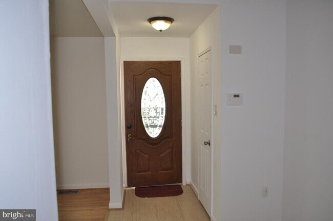 Building Photo - 6000 Greentree Rd