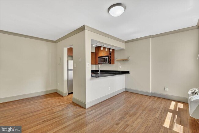 Building Photo - 1361 K St SE
