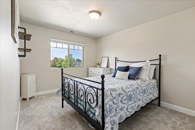 Building Photo - 514 N Vandries Way