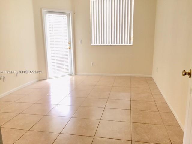 Building Photo - 3115 NE 184th St