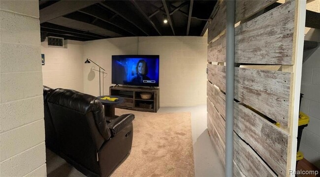 Building Photo - 421 S 7th St