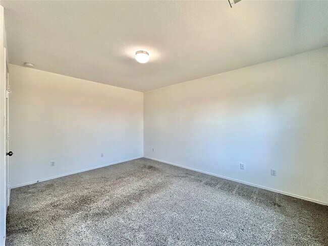 Building Photo - 124 Bronco Billy Dr