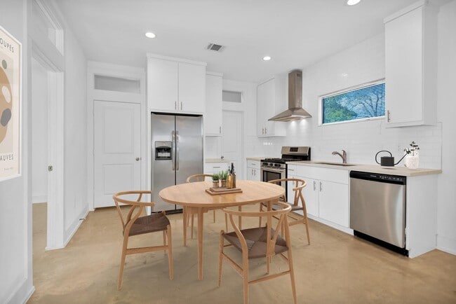 Building Photo - 603 Edgewood St