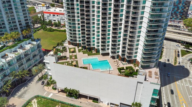 Building Photo - 350 S Miami Ave