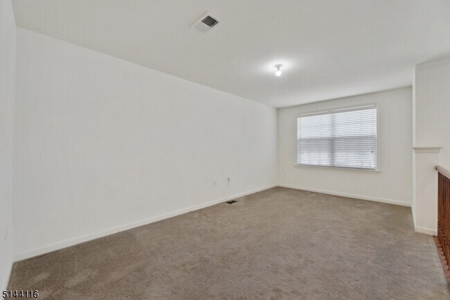 Building Photo - 52 Autumn Way