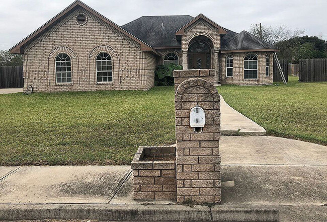 Primary Photo - 5513 Sable Dr