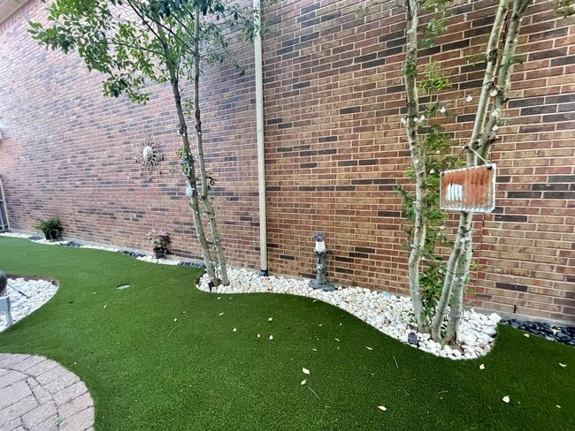 Building Photo - 241 Carrington Ln