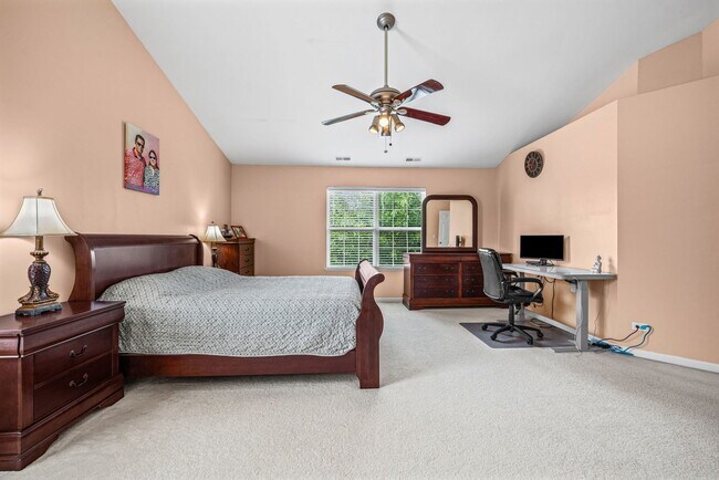 Building Photo - 126 Redmond Dr