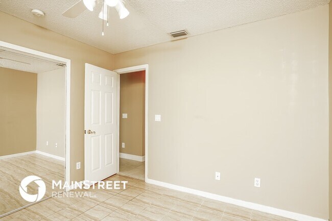 Building Photo - 6906 Ocala Ave