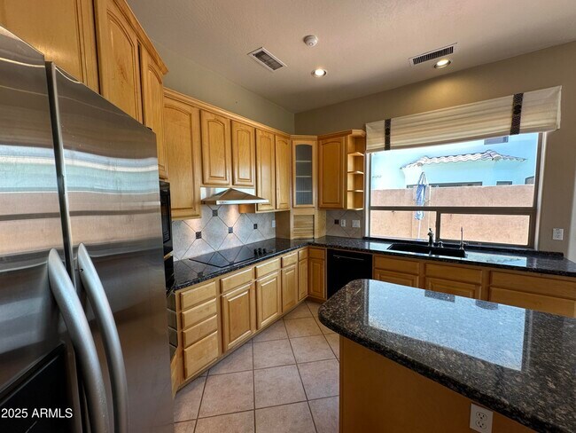 Building Photo - 2053 E Clubhouse Dr