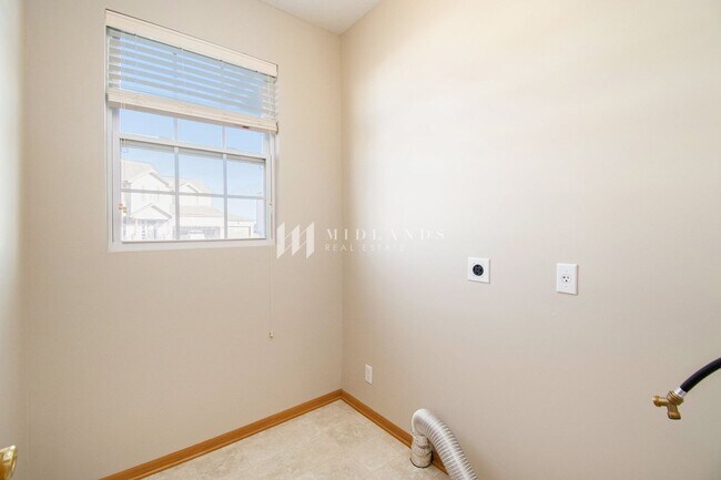 Building Photo - 14002 Kelly Dr