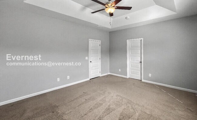 Building Photo - Limited Time Special Offer / 3 Bed, 2 Bath Home with Garage / Pet-Friendly / Vouchers Accepted / ...