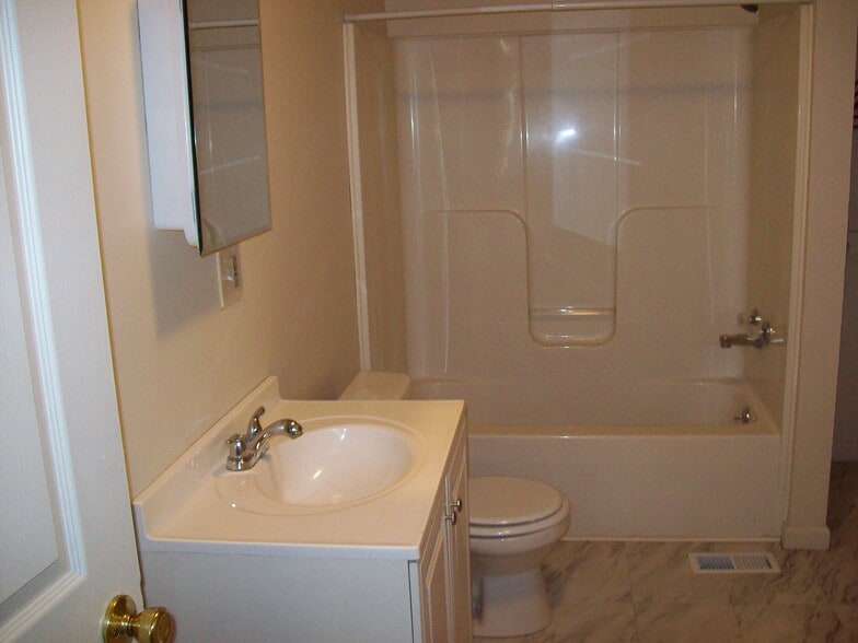 Building Photo - 1119 24th St