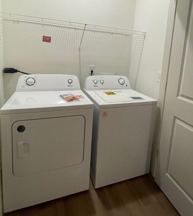 Building Photo - 8251 Windsor Hill Blvd