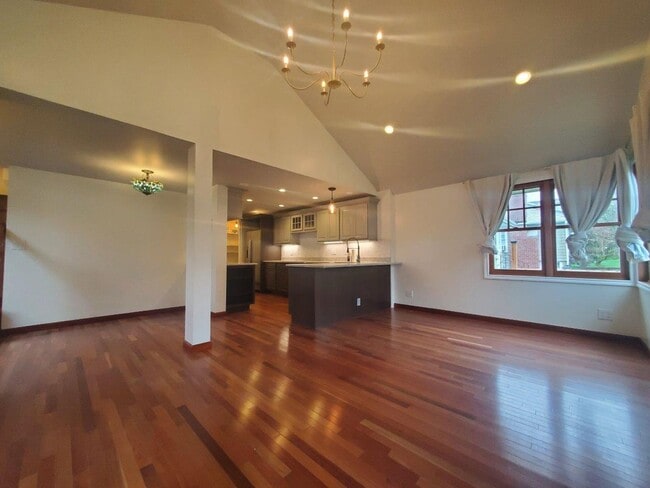 Building Photo - Newly remodeled with quality and comfort throughout.