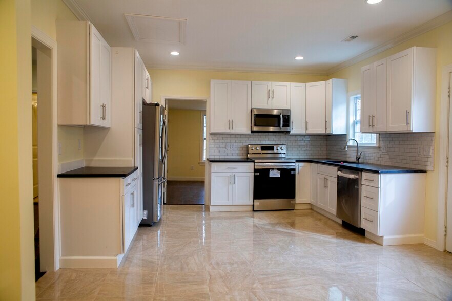 Building Photo - 114 Annies Ridge Rd