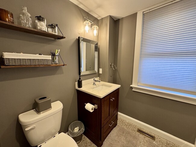 Building Photo - 7 Hardy St